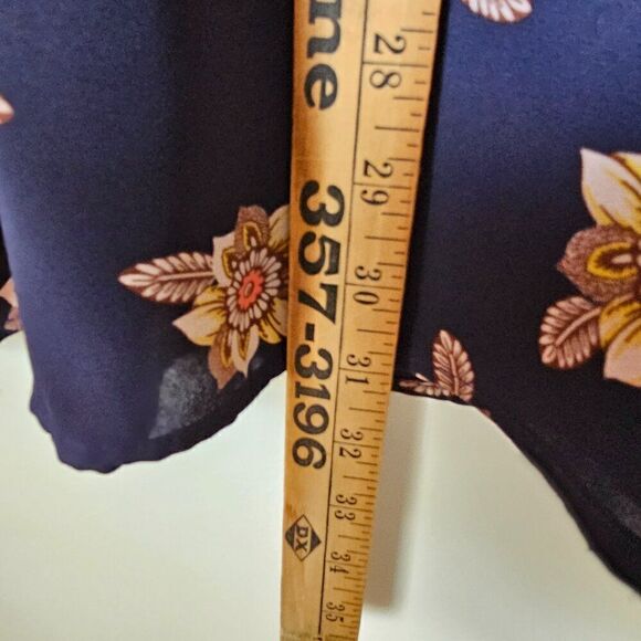 EUC LIKE NEW LOFT MEDALLION FLORAL PRINT SPLIT V NECK LONGSLEEVES TOP SIZE XL - Picture 16 of 16